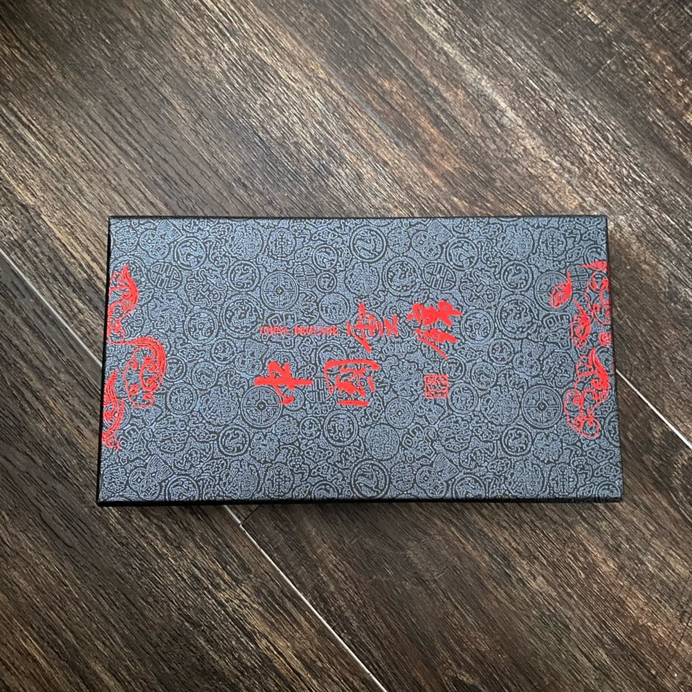 Yun Brocade scarf.
